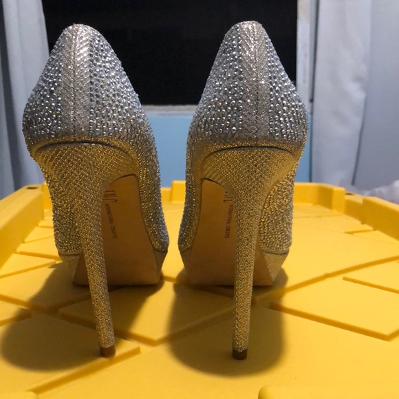 Heels - Picture 3 of 3